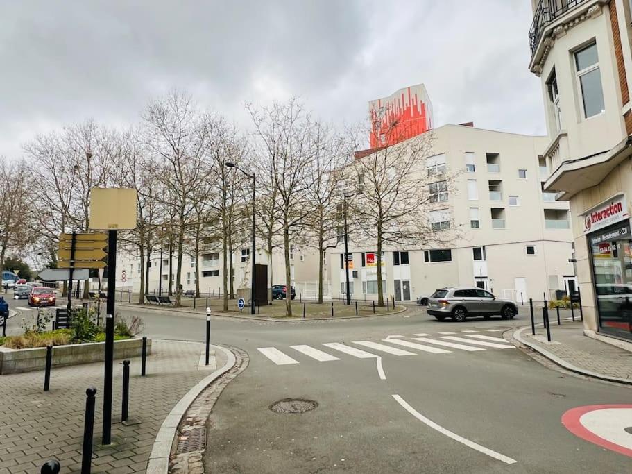 ואלנסיין Apt Des Artistes, 3 Min A Pied Gare Et Centre מראה חיצוני תמונה